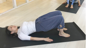 骨盤ストレッチでくびれボディ